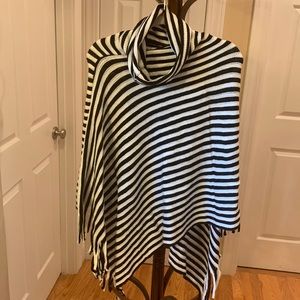 NWOT Poncho Cape. Black and White.